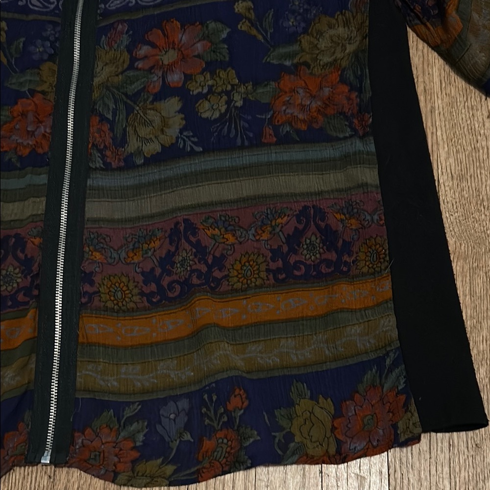 UO Reworked Multicolour Floral Stripe Top - Picture 7 of 8